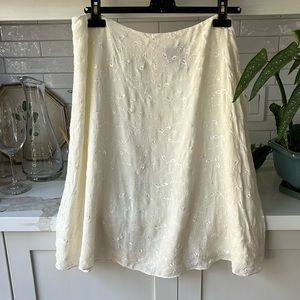VGUC 100% silk Lauren Ralph Lauren white embroidered A-line skirt